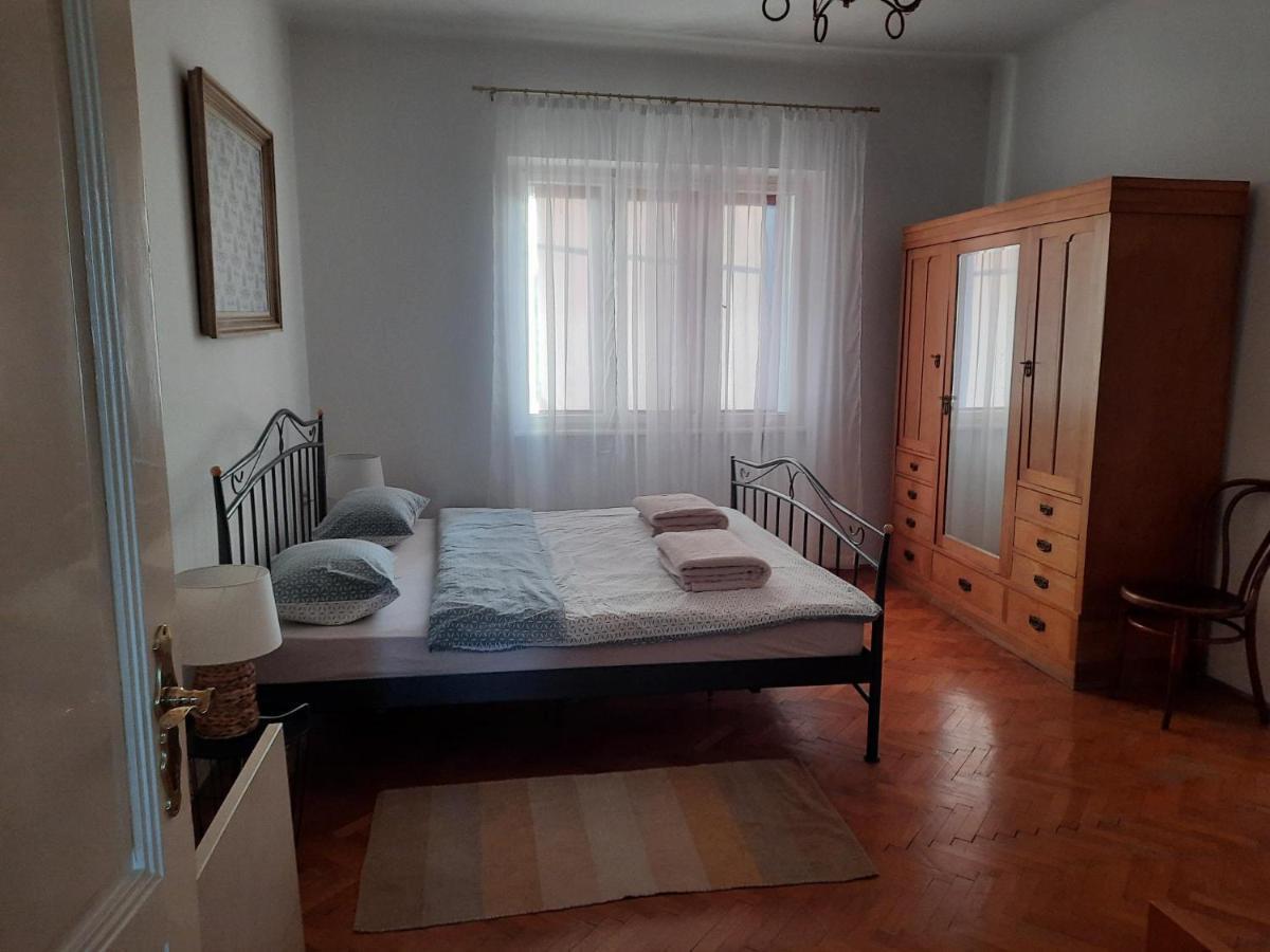Apartman Soda Ogulin Exteriér fotografie