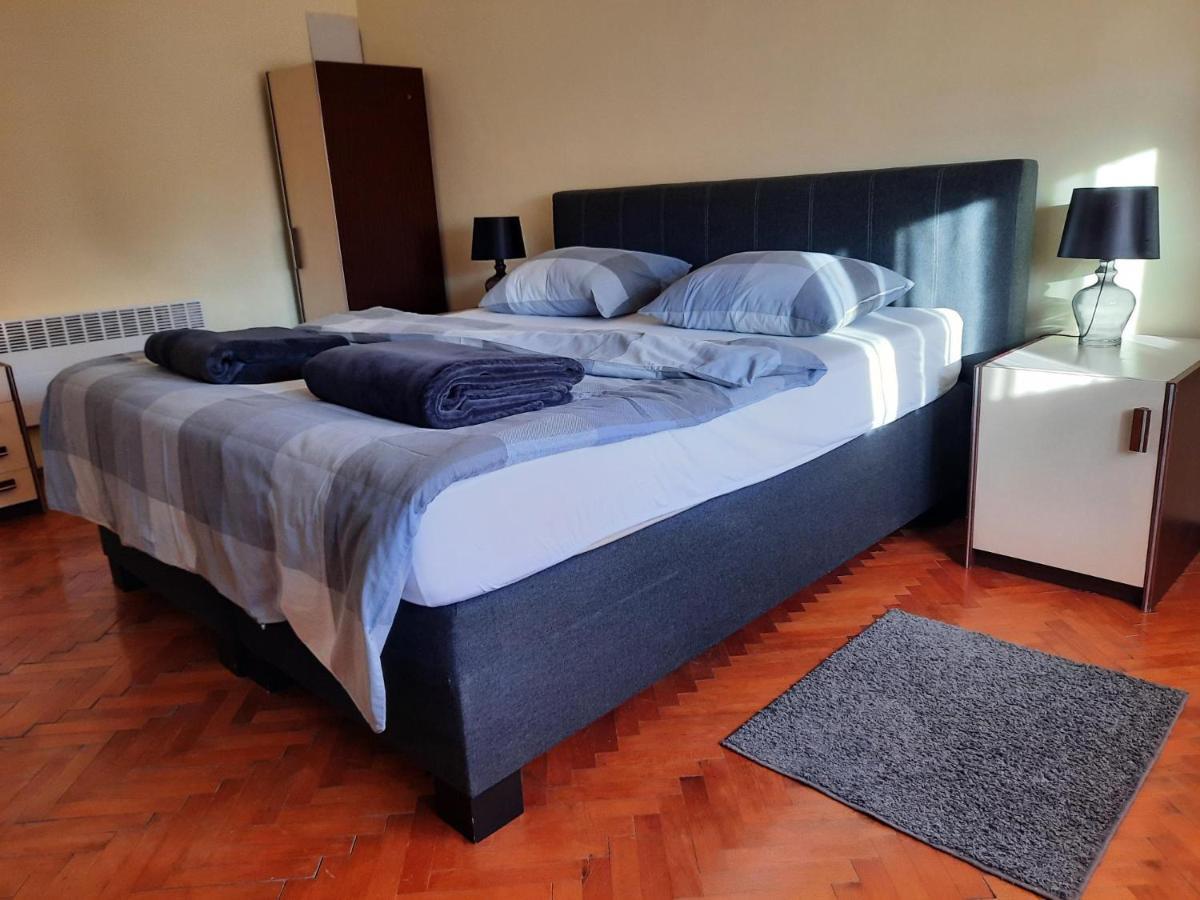 Apartman Soda Ogulin Exteriér fotografie