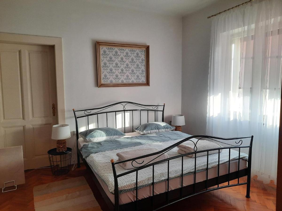 Apartman Soda Ogulin Exteriér fotografie