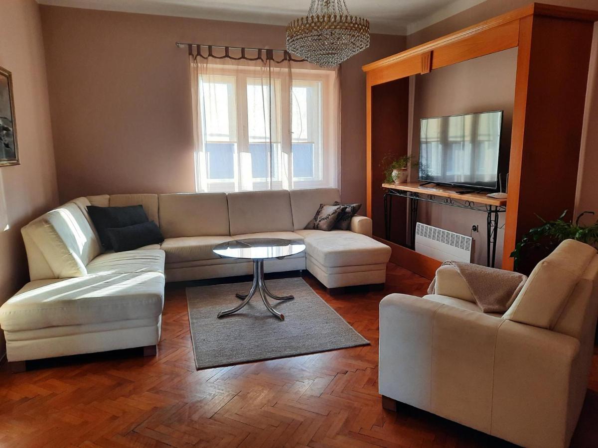 Apartman Soda Ogulin Exteriér fotografie