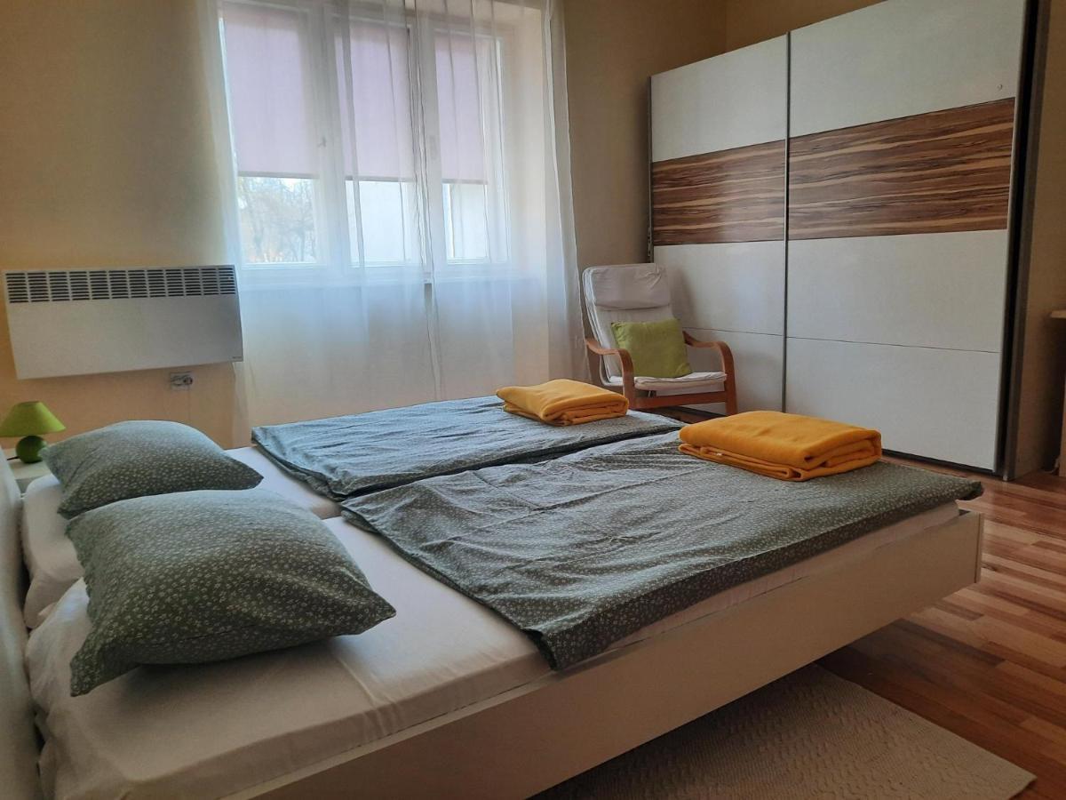 Apartman Soda Ogulin Exteriér fotografie