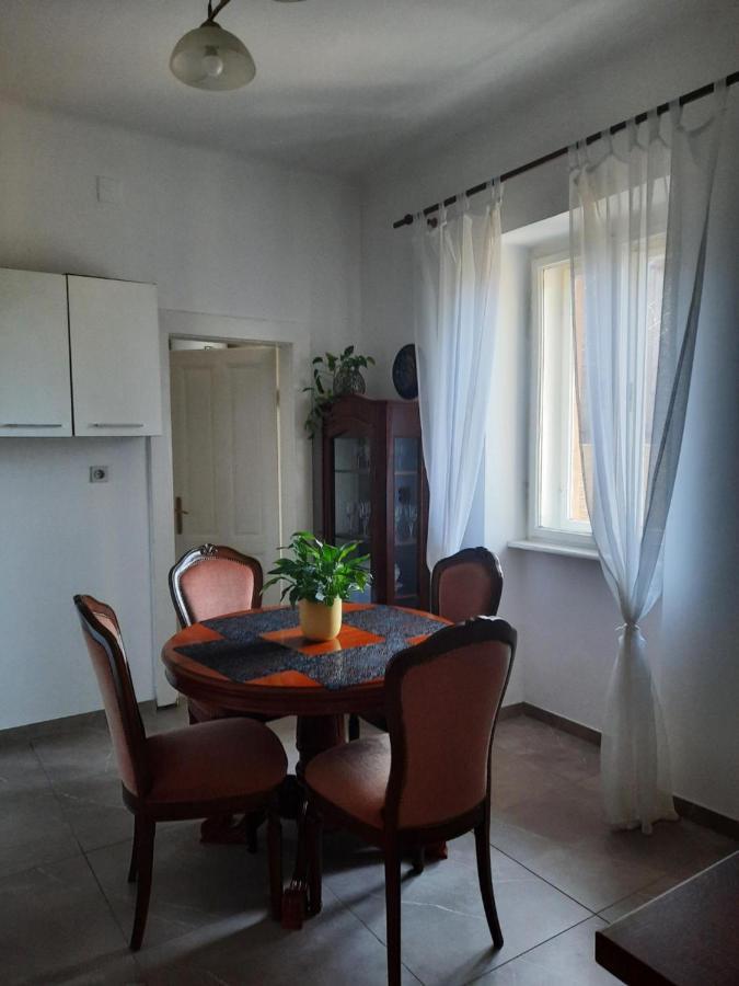 Apartman Soda Ogulin Exteriér fotografie